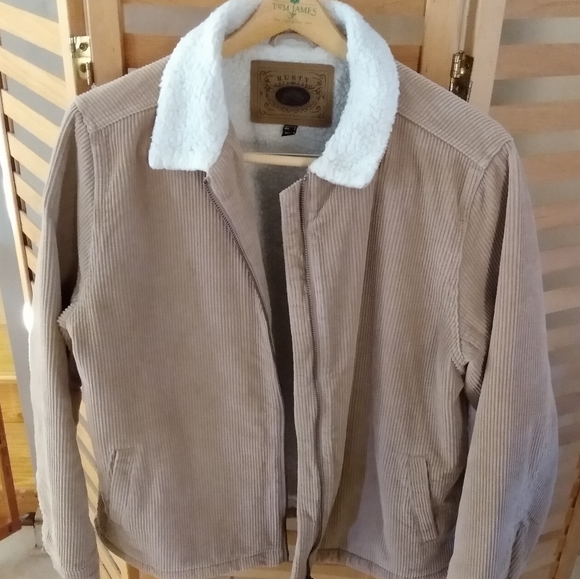 Ladies Corduroy Jacket....Sherpa lined inside, zip up front. Large....Like new - Picture 2 of 6